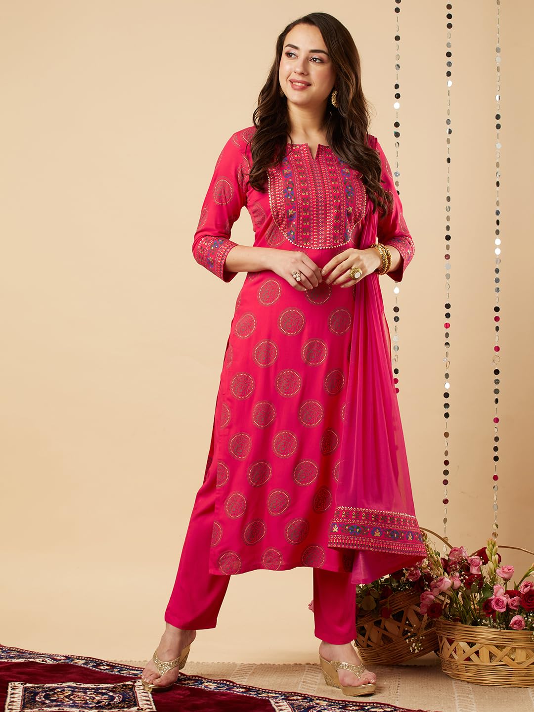 Women's Cotton Blend Printed Straight Kurta with Pant & Dupatta (NOV-Pink-GS_M_Pink_Medium)