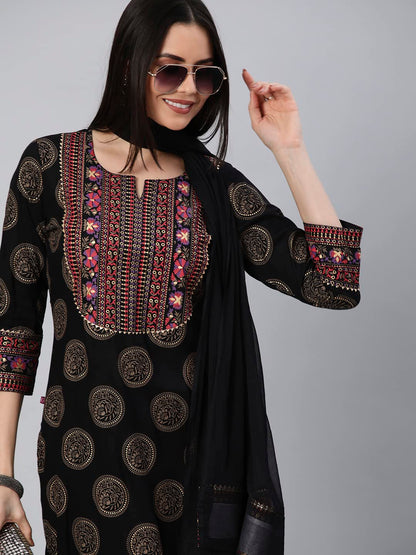 Women's Cotton Blend Printed Straight Kurta with Pant & Dupatta (NOV-Pink-GS_M_Pink_Medium)