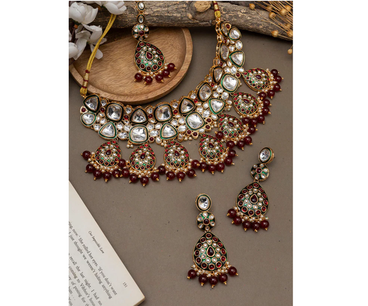 Niyati Necklace Set